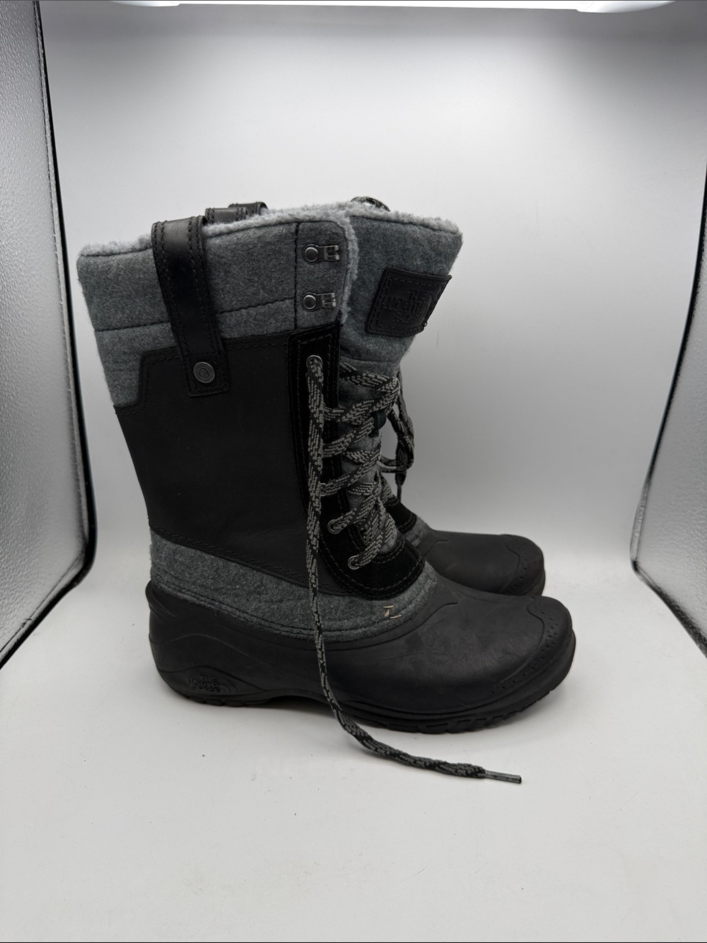 North Face Snow boot womens 9 Gray & Black Insulated Lace-Up Winter Boots s16